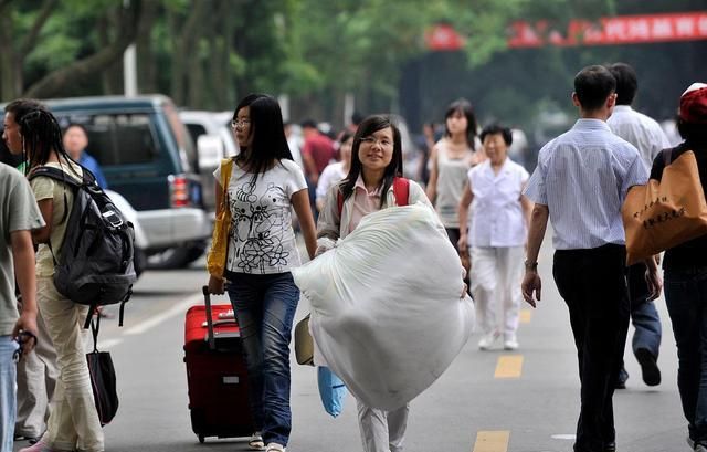 奇事!985高校刚开学,就取消了51名新生入学资格,这到底是为何?休闲区蓝鸢梦想 - Www.slyday.coM 奇事!985高校刚开学,就取消了51名新生入学资格,这到底是为何?休闲区蓝鸢梦想 - Www.slyday.coM