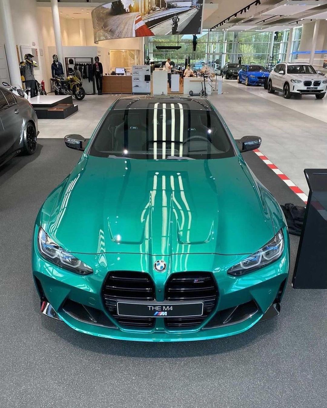 全新宝马m4雷霆版实车外观更激进