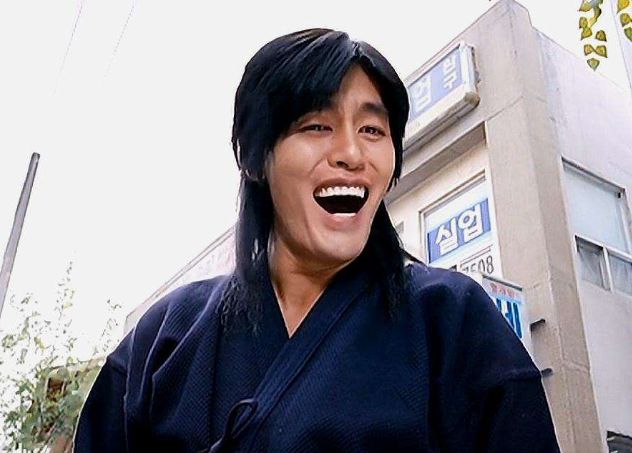 "表情包之王"金馆长,现在收起标准笑容,帅到不敢相信!