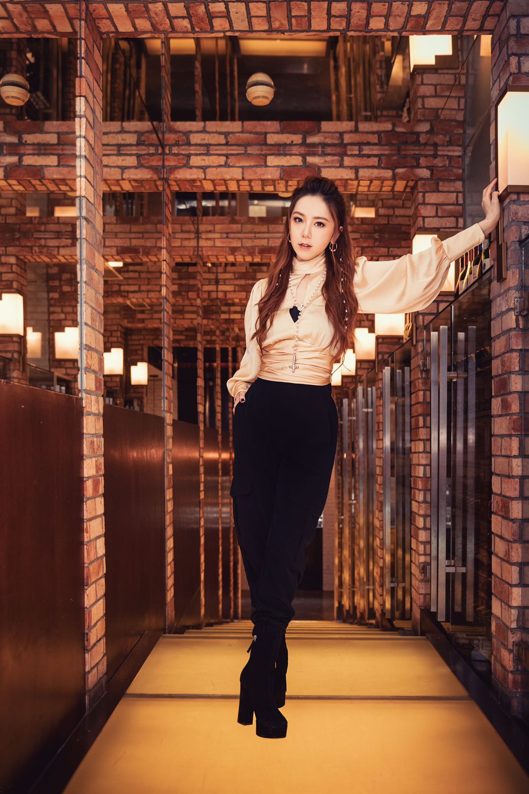 邓紫棋穿搭超实用,适合时髦精小姐姐们get|金色系|邓紫棋|姐们_新浪