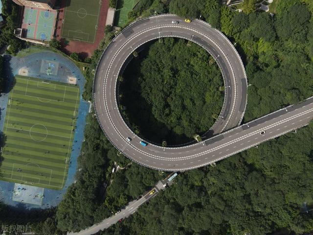 重庆有个720°转转公路,被称为"夺命转盘",网友:真有才