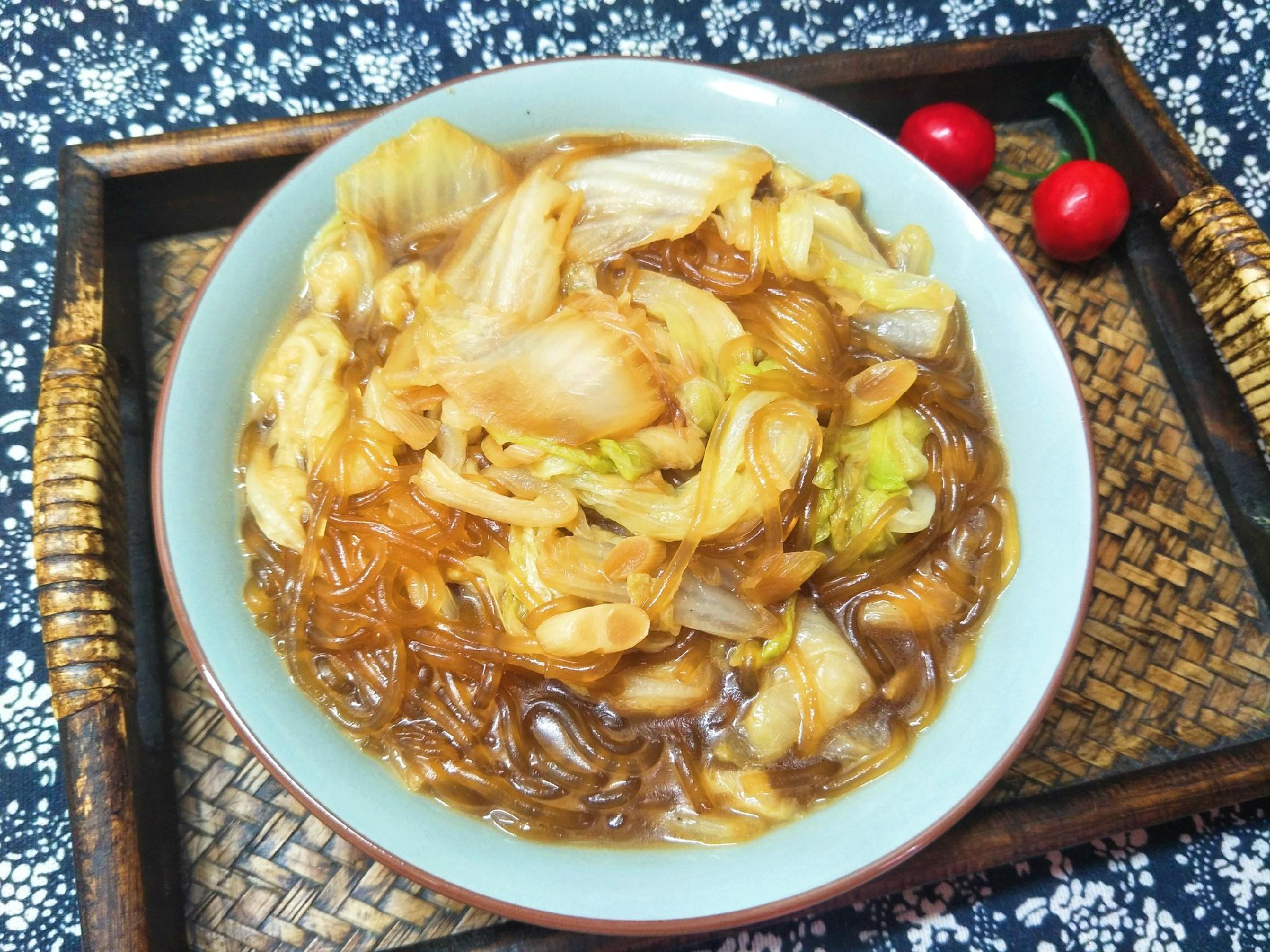 白菜炖粉条时想要粉条不粘还爽滑教你1招粉条好吃不粘