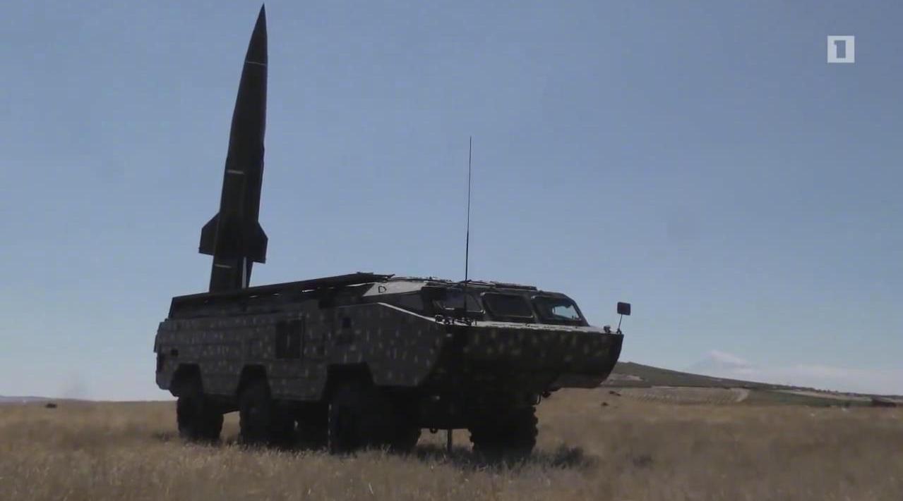 亚美尼亚军队9k79-1"圆点-u"战术导弹发射!