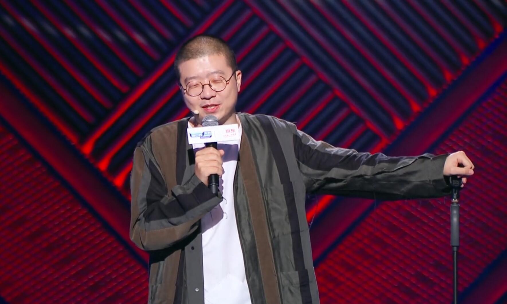 脱口秀番外何广智手撕自己同时也撕下了整个行业的虚伪面具