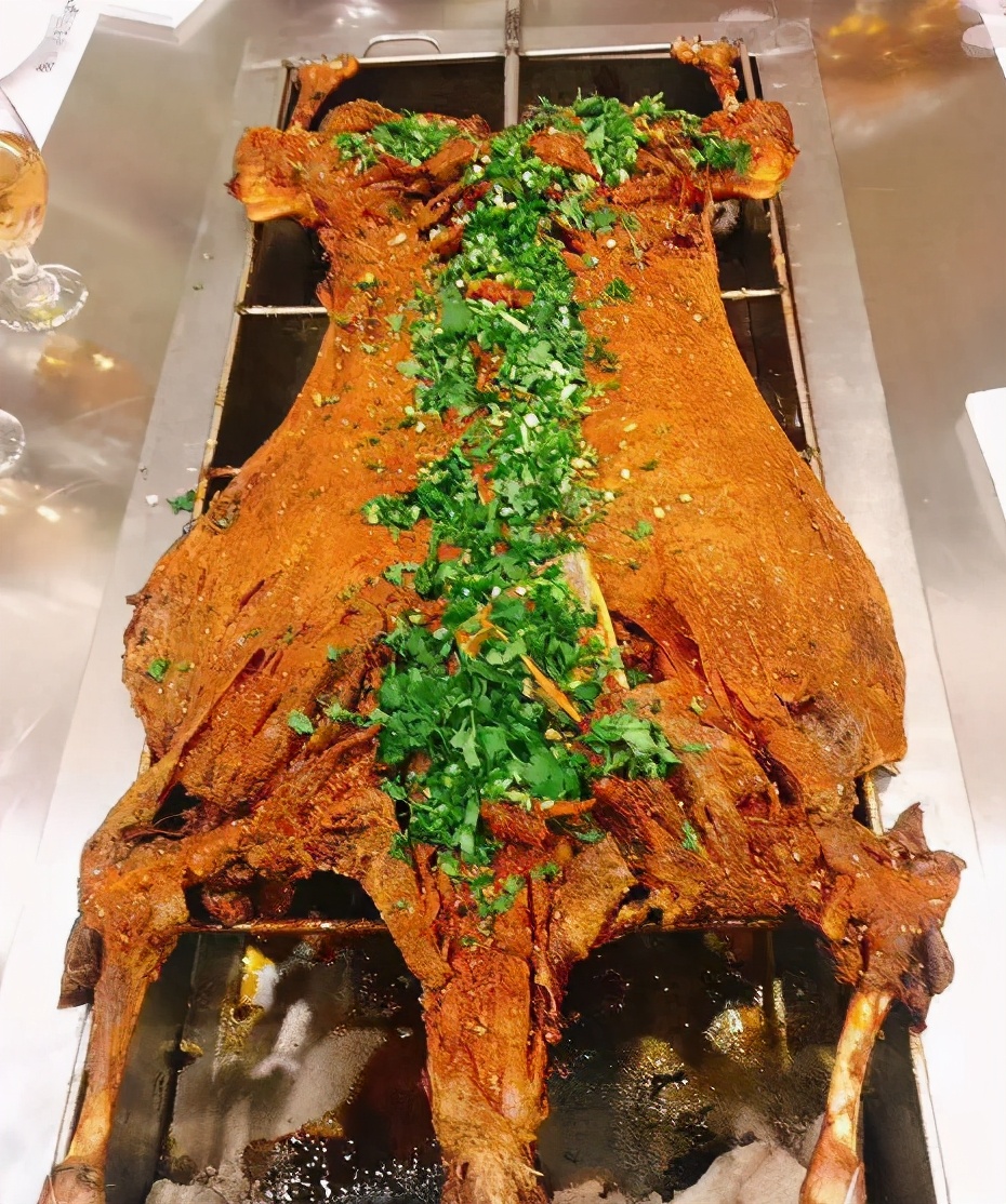 重庆恒大酒店湖畔烤全羊 您冬日的最佳选择