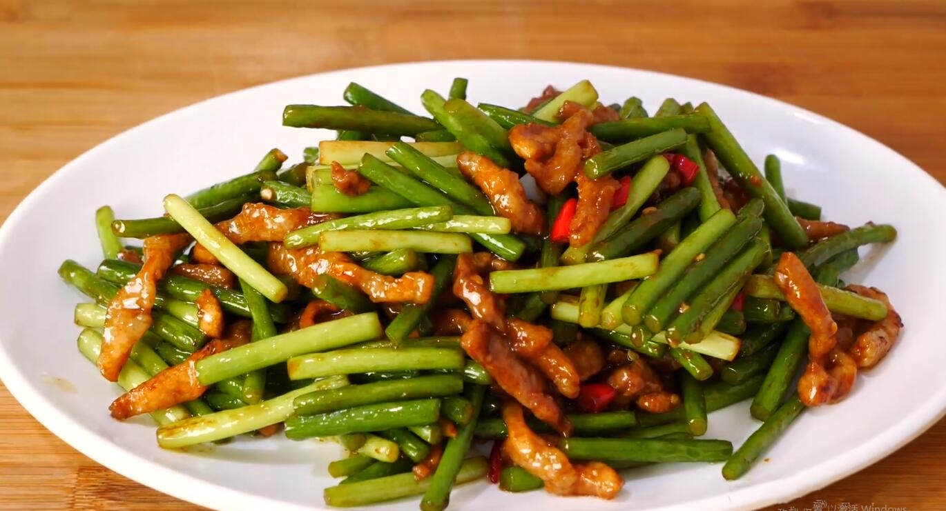 超级下饭的蒜苔炒肉丝蒜苔清脆肉丝滑嫩真的太好吃了