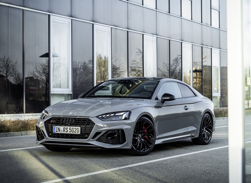 图为新款RS 5 Coupe