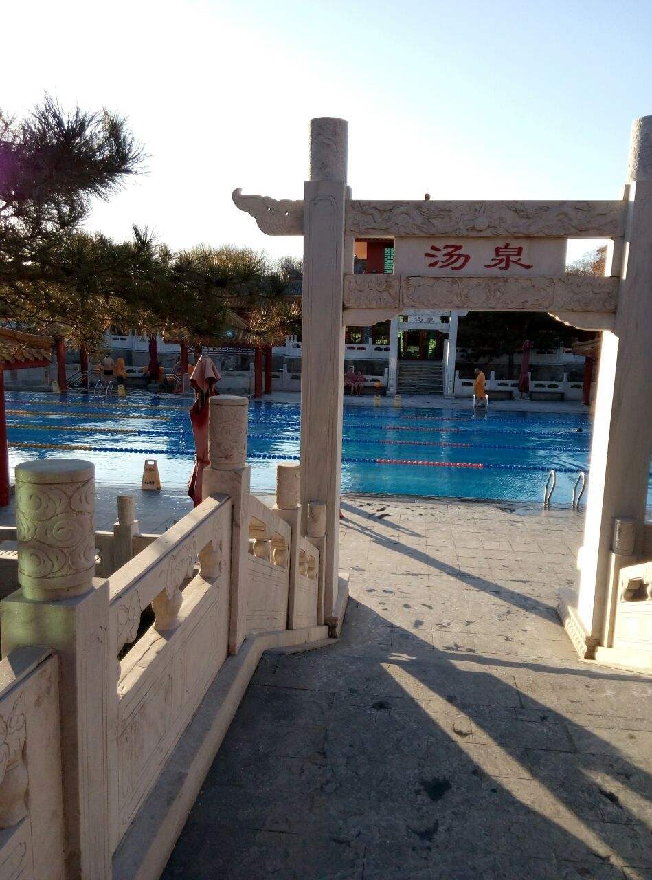 北京一主题公园火了,含70种大小温泉,门票300元游客仍趋之若鹜