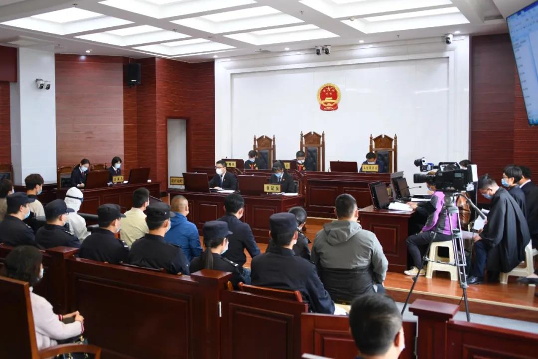 郑渊洁实名举报销售侵权盗版出版物案开庭 涉案码洋近亿元