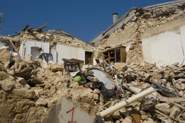 0级的汶川大地震,震源达到10km,令四川汶川周边地区受灾惨重
