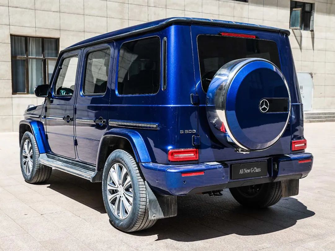 开上这些车去自驾游 妹子上车都说热!