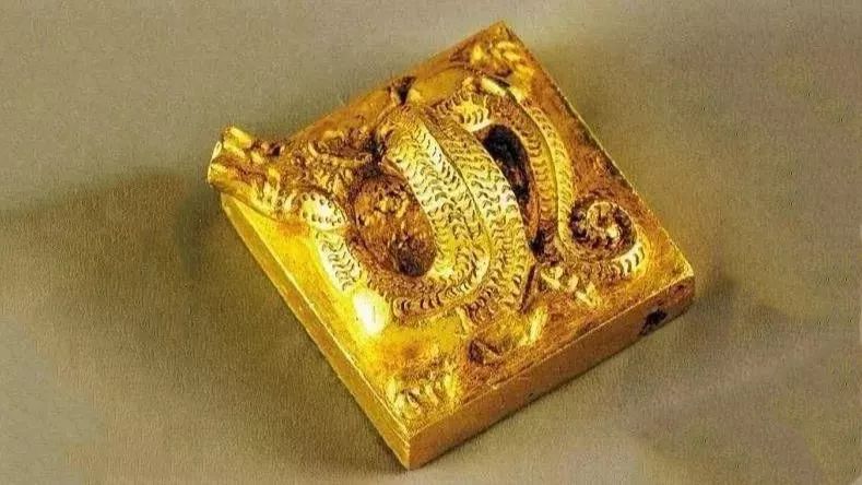 而南越国赵眜这枚帝印就符合了这一记载.