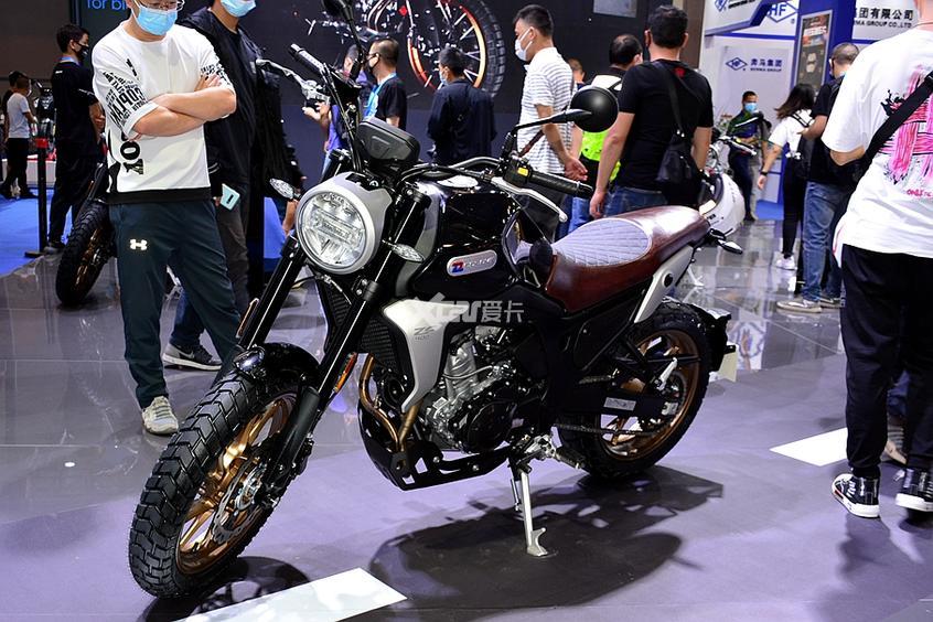 凯越入门双缸复古400f上市 售价25980元