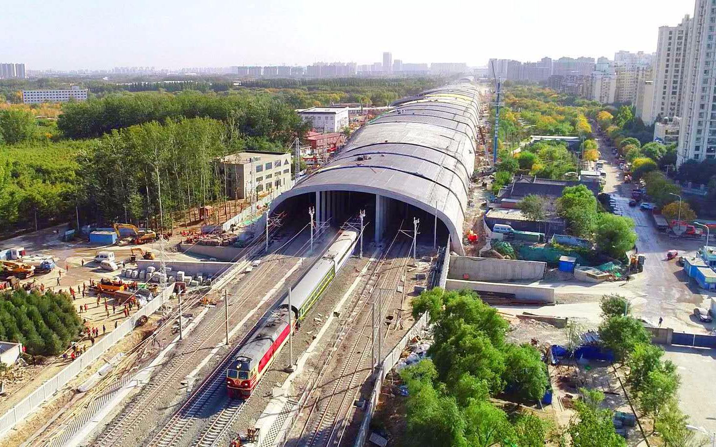 河北省承德市,沿线设顺义西站,怀柔南站,密云站,兴隆县西站,安匠站