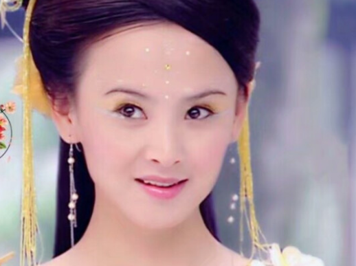 还记得欢天喜地七仙女黄儿吗如今化浓妆烫卷发御姐范十足