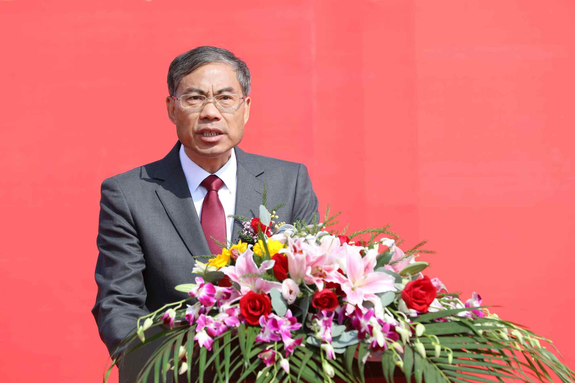 胡柏藩(浙江新和成股份有限公司董事长)根据公开数据,在2019年,新昌的