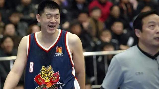 被誉为cba传奇球员的孙军为什么在比赛中破口大骂裁判闫军呢