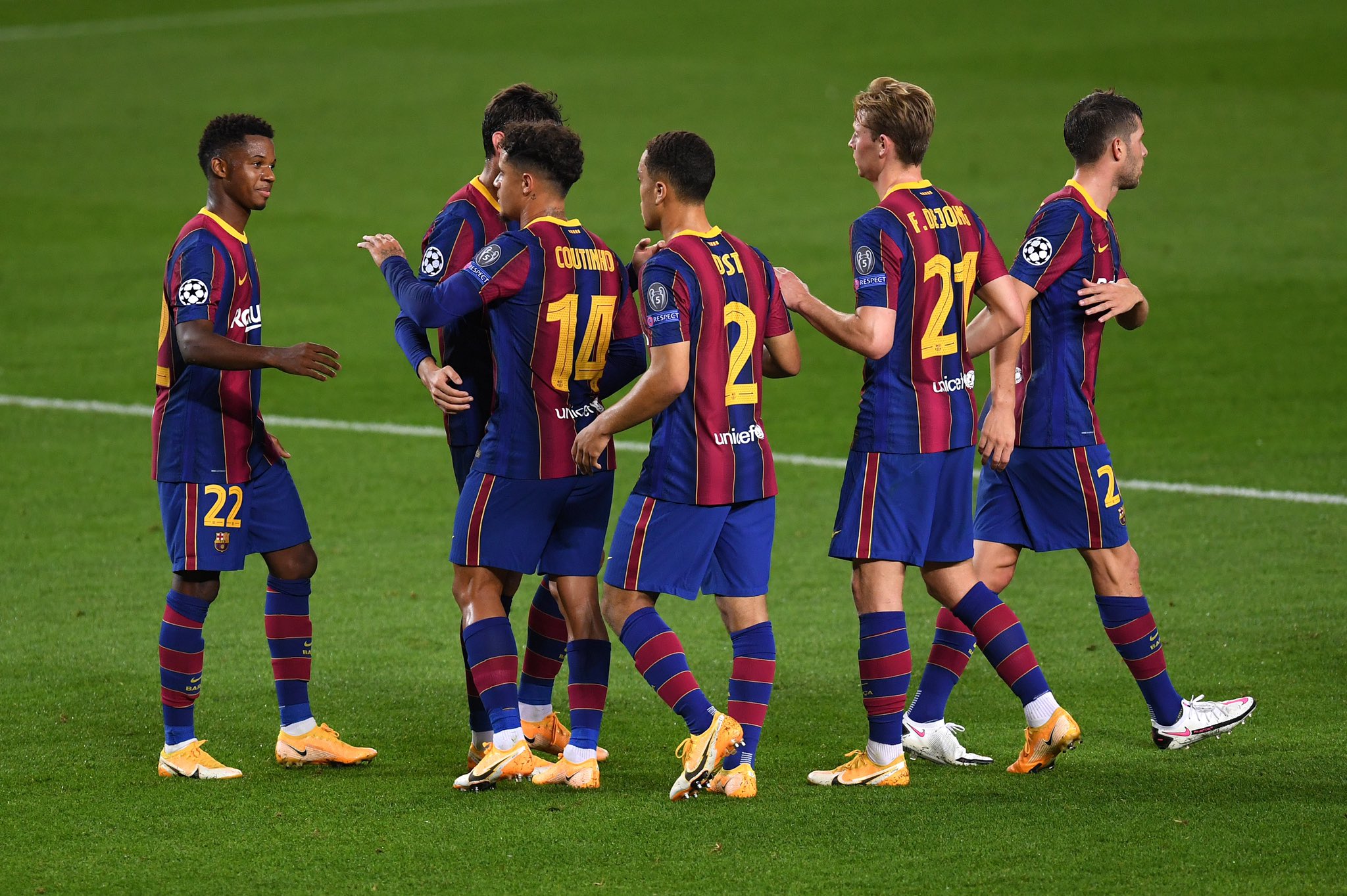 巴萨一战刷爆6大纪录!2大争议巨星爆发,1.2亿先生却很凄凉