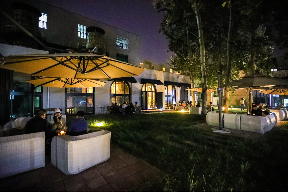 light house 酒吧是你城市间的灯塔