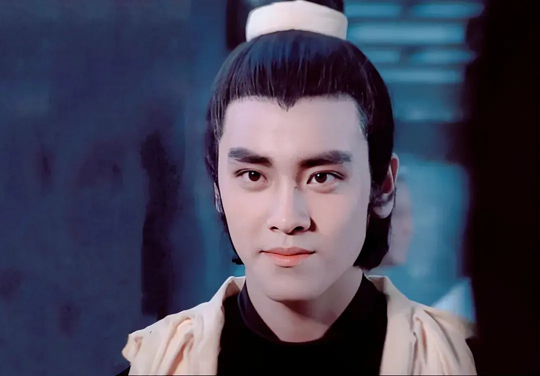 颜值吊打小鲜肉,是漫画脸也是小奶狗,年轻的尔冬升怎么这么帅