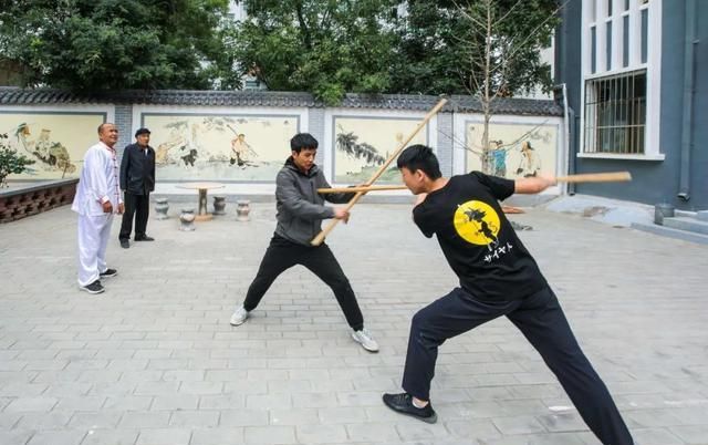 在生龙活虎的击打中,"壳子棍"张扬着秦安人的个性|壳子|秦安|棍法