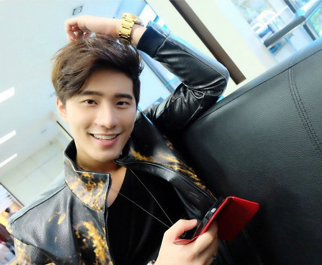 拥有一半泰国血统,结婚后成功走红,却在女儿2岁时出家祈福|徐志贤