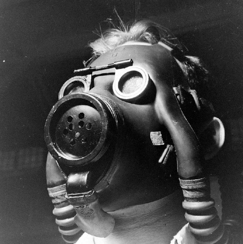 老照片 二战时期美国生产防毒面具 妇女齐上阵|防毒面具|二战|妇女