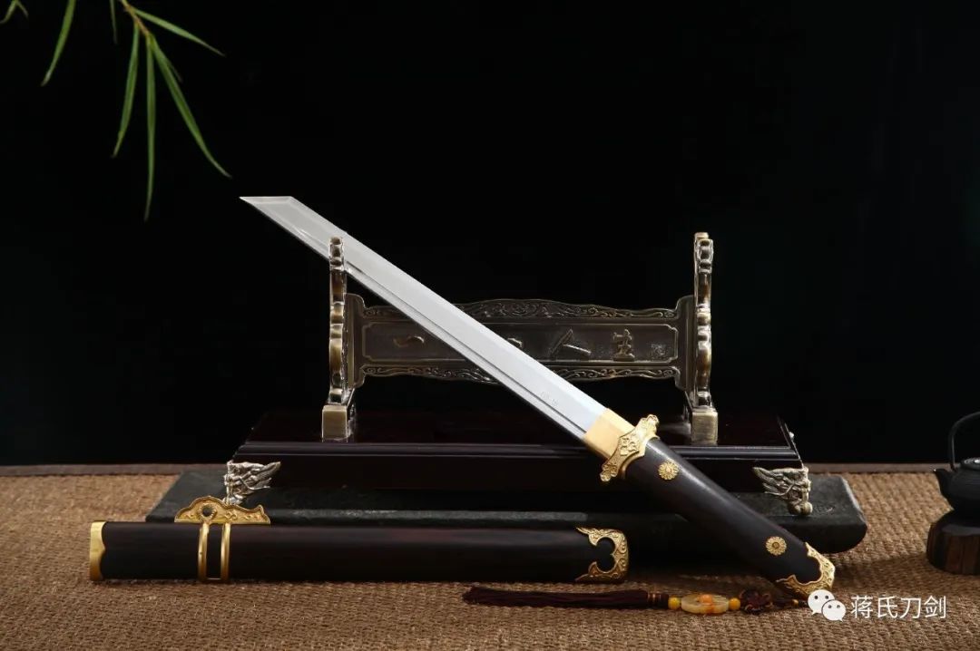 古代战场上的杀伐利器——个个都极致锋利|龙泉|唐刀|刀剑_新浪新闻