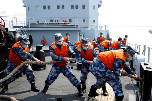 事业——海军毕昇舰投身新武器装备试验记事|毕昇|海军|舰长_新浪新闻