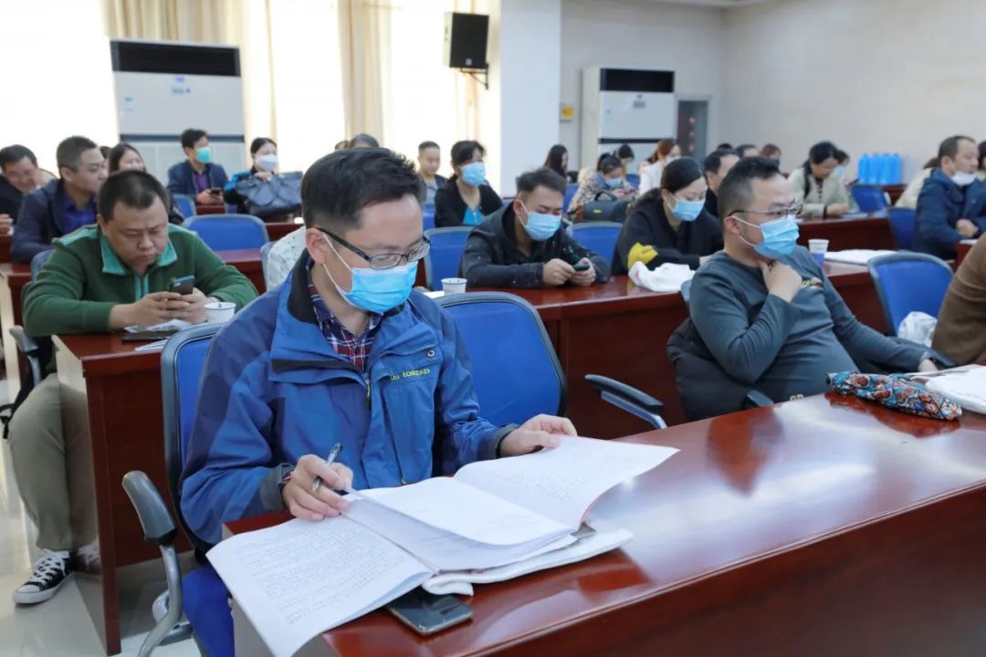 阜阳市委常委,临泉县委书记 邓真晓(程宇凡 摄)新闻发布会现场(程宇凡