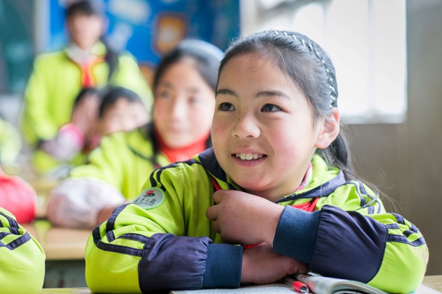 坚守爱心与承诺 捷豹路虎助力照亮山里孩子上学路|青少年_新浪新闻