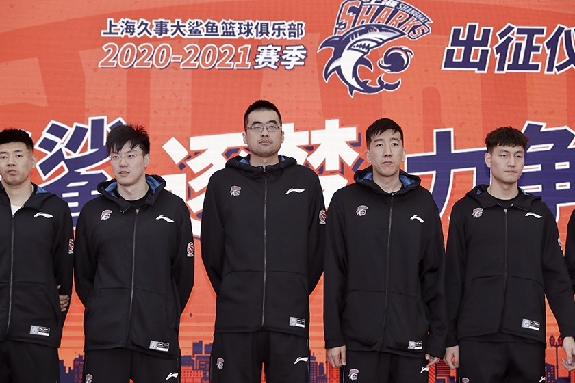 上海男篮新赛季出征仪式。图片来源：视觉中国
