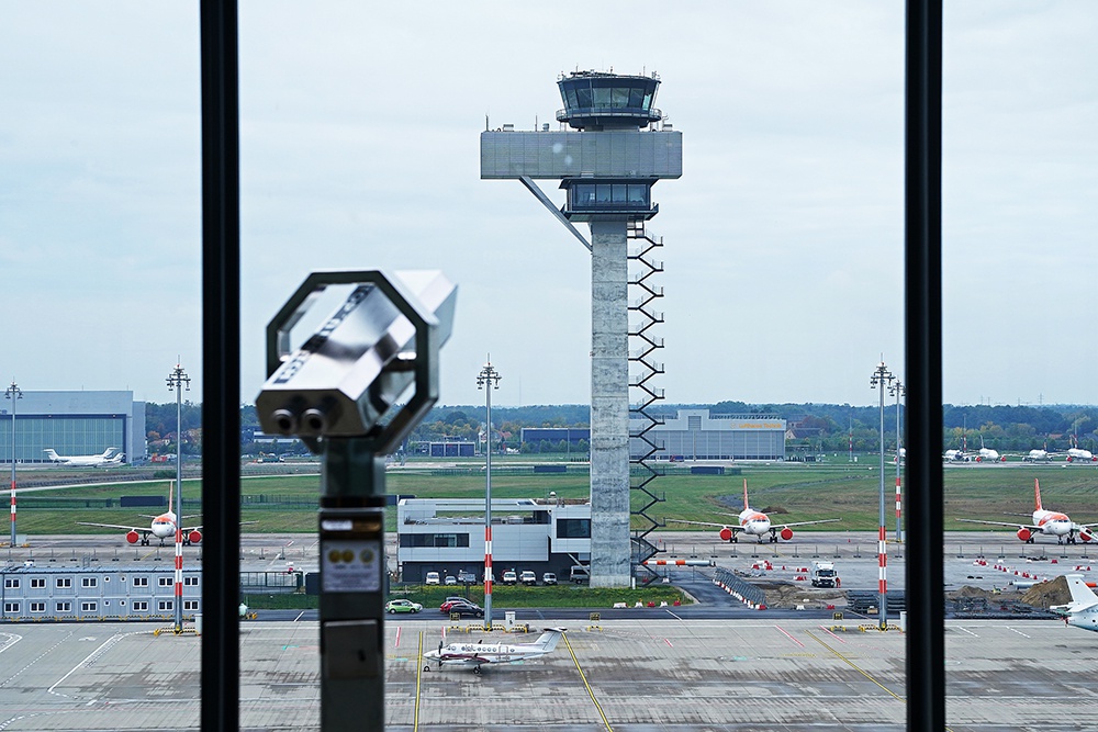 10月19日,德国柏林,从新的柏林勃兰登堡国际机场(ber airport)的观景