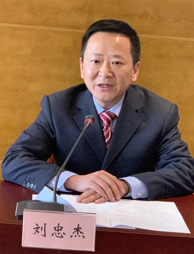 观一园金丝皇菊品一杯金丝皇菊茶乘一次观光小火车