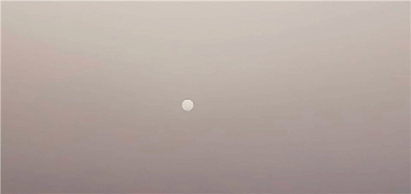 奇扬沙天儿现白太阳