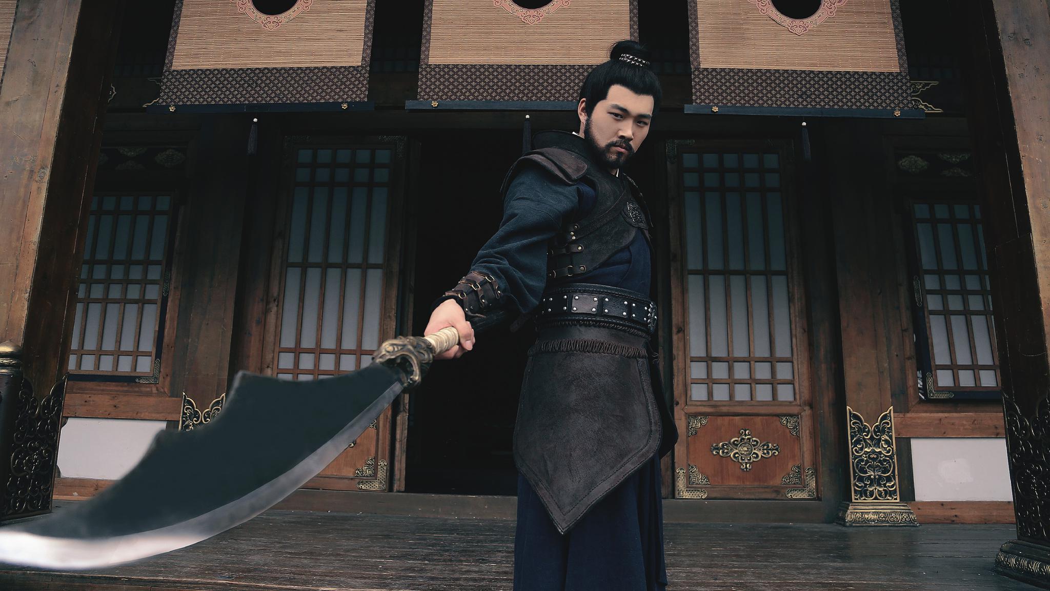 是由优酷出品,北京时代光影承制,吴强执导,汤敏,吴希泽主演的古装青春