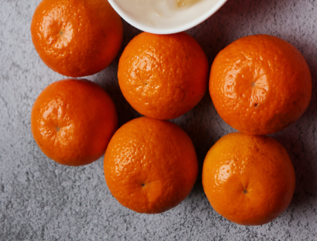 买到酸橘子扔掉就浪费了,试试这个做法,橘子酸酸甜甜,汁也好喝