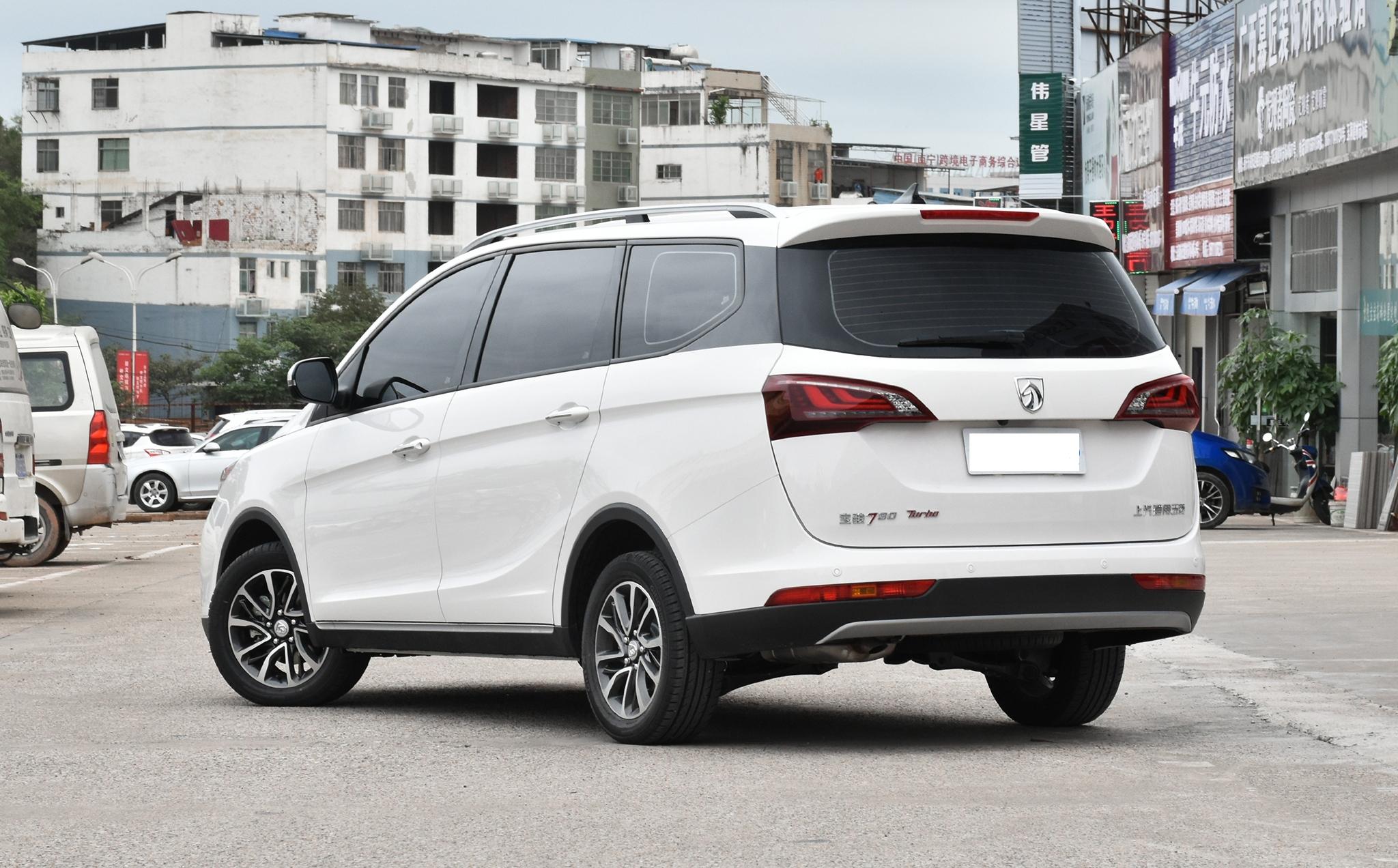 顶配1028万2021款宝骏730来了两种7座布局可选