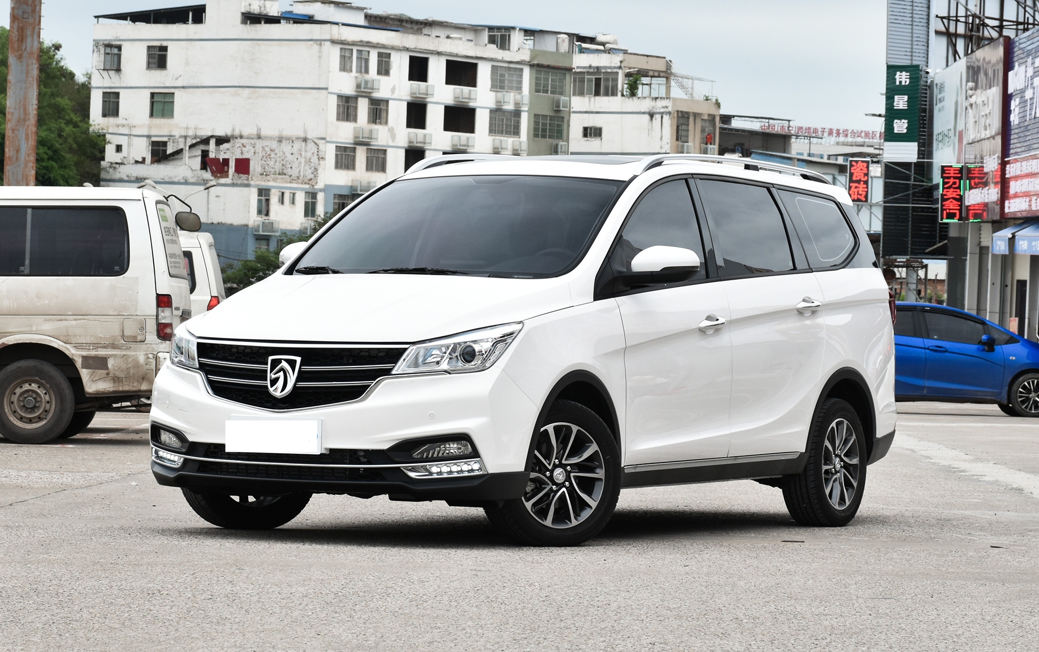 顶配1028万2021款宝骏730来了两种7座布局可选