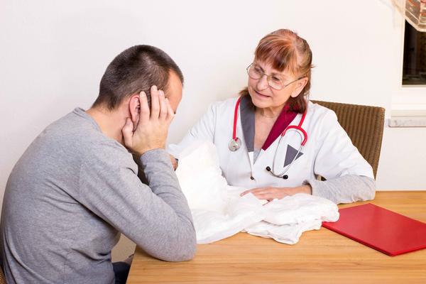 乙肝患者,身体若有3个信号,提示你:乙肝或发生癌变,别忽视