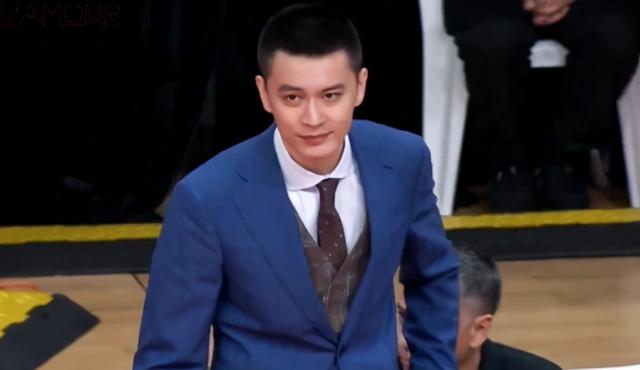 杨鸣口吐芬芳冲上热搜,cba这一变化太有趣,裁判压力陡然增加