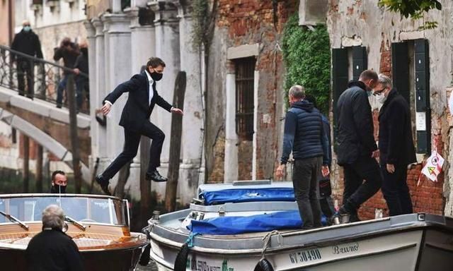 《碟中谍7》新片场照曝光：阿汤哥在威尼斯上演“水上飞”休闲区蓝鸢梦想 - Www.slyday.coM