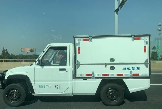 路上皮卡千千万,这款红星纯电厢式皮卡你见过吗?