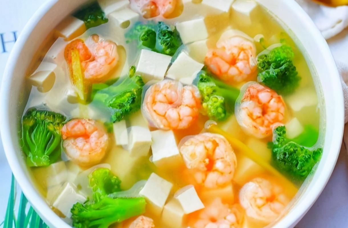 减肥妹子的福音西兰花虾仁豆腐汤低脂低卡好营养