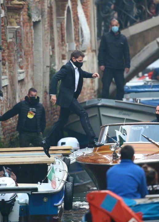 《碟中谍7》新片场照曝光：阿汤哥在威尼斯上演“水上飞”休闲区蓝鸢梦想 - Www.slyday.coM
