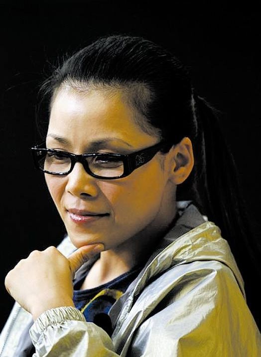 "歌坛天后"田震:巅峰时因病隐退,和丈夫结婚多年无孩子成遗憾