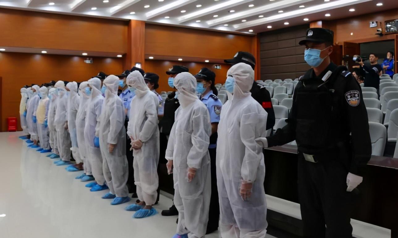 海南儋州市法院集中宣判3起恶势力团伙犯罪案件19名被告人获刑
