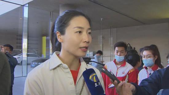 郎平现身天津女排三大奥运冠军罕见齐聚郎平幸福洋溢她好美