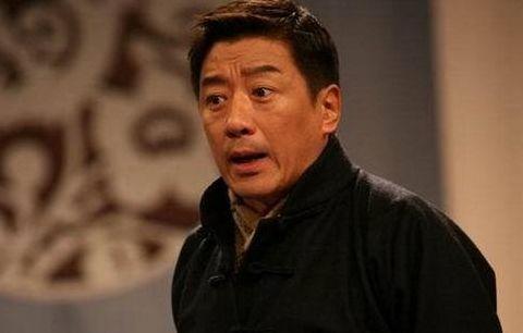 老戏骨丁勇岱,演技一流大器晚成,与初恋妻子相爱30年|丁勇岱|初恋|妻子_新浪新闻