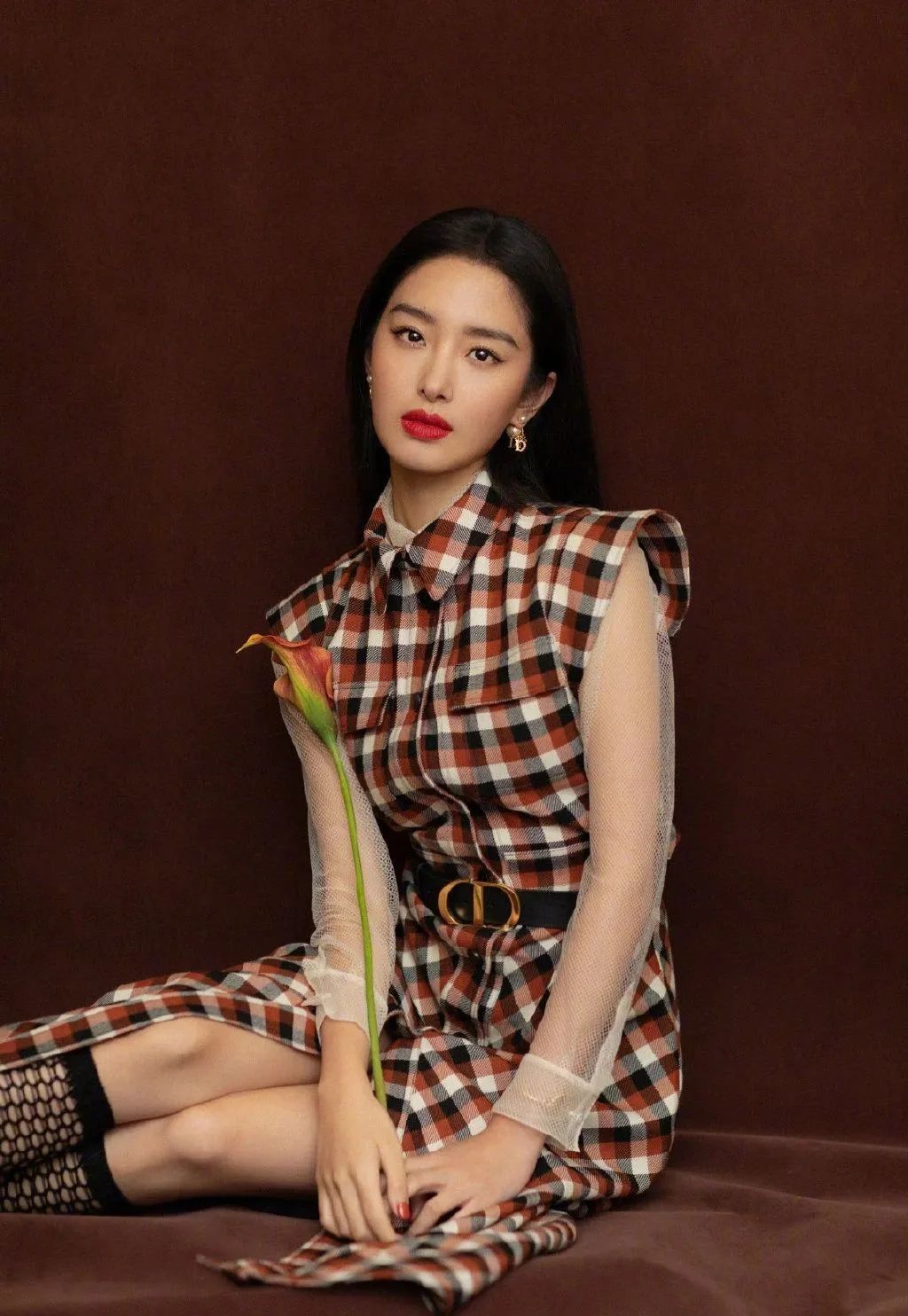 彩虹屁杨采钰专心做时尚咖的样子最美